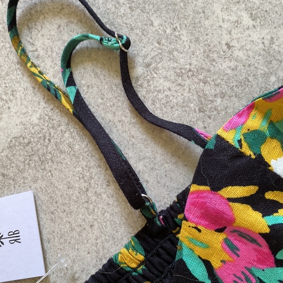 Floral Tie Front Linen Top - Picture 4 of 7